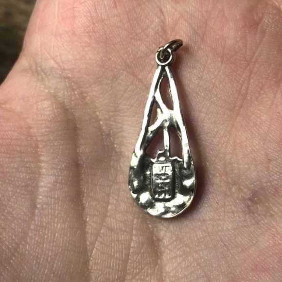 Sterling PIPIS Greek Chalcedony Flower Pendant - Picture 3 of 4